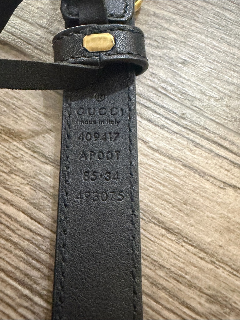 Gucci Thin Black Leather Belt with Gold Double-G Buckle - Picture 5 of 6
